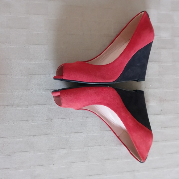 Stuart Weitzman Red Suede Peep Toe Wedge UGA perfect Gameday - Picture 7 of 16